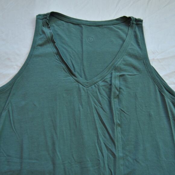 Lululemon Tank Green/Teal - Picture 3 of 9